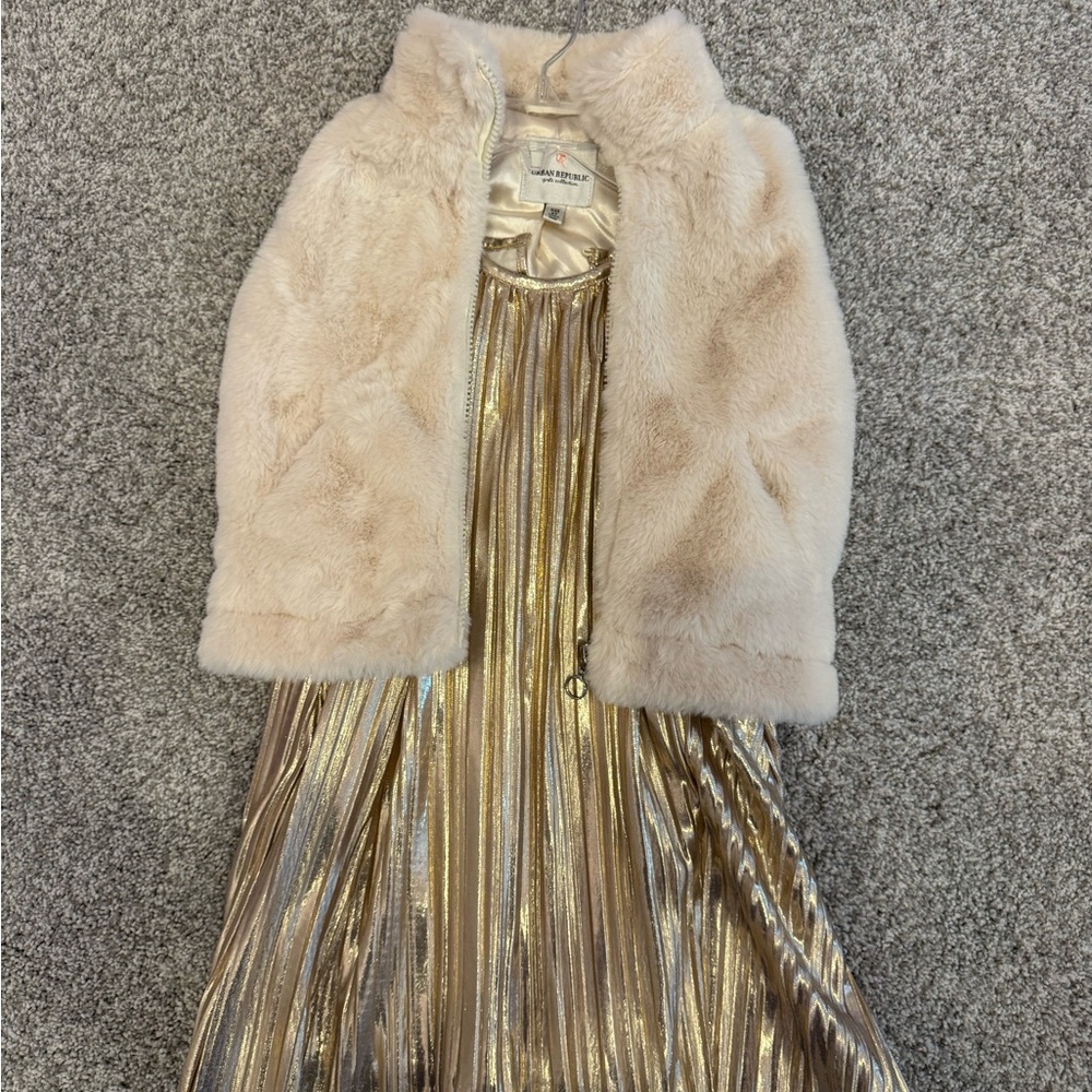 Girl gold dress with faux fur vest